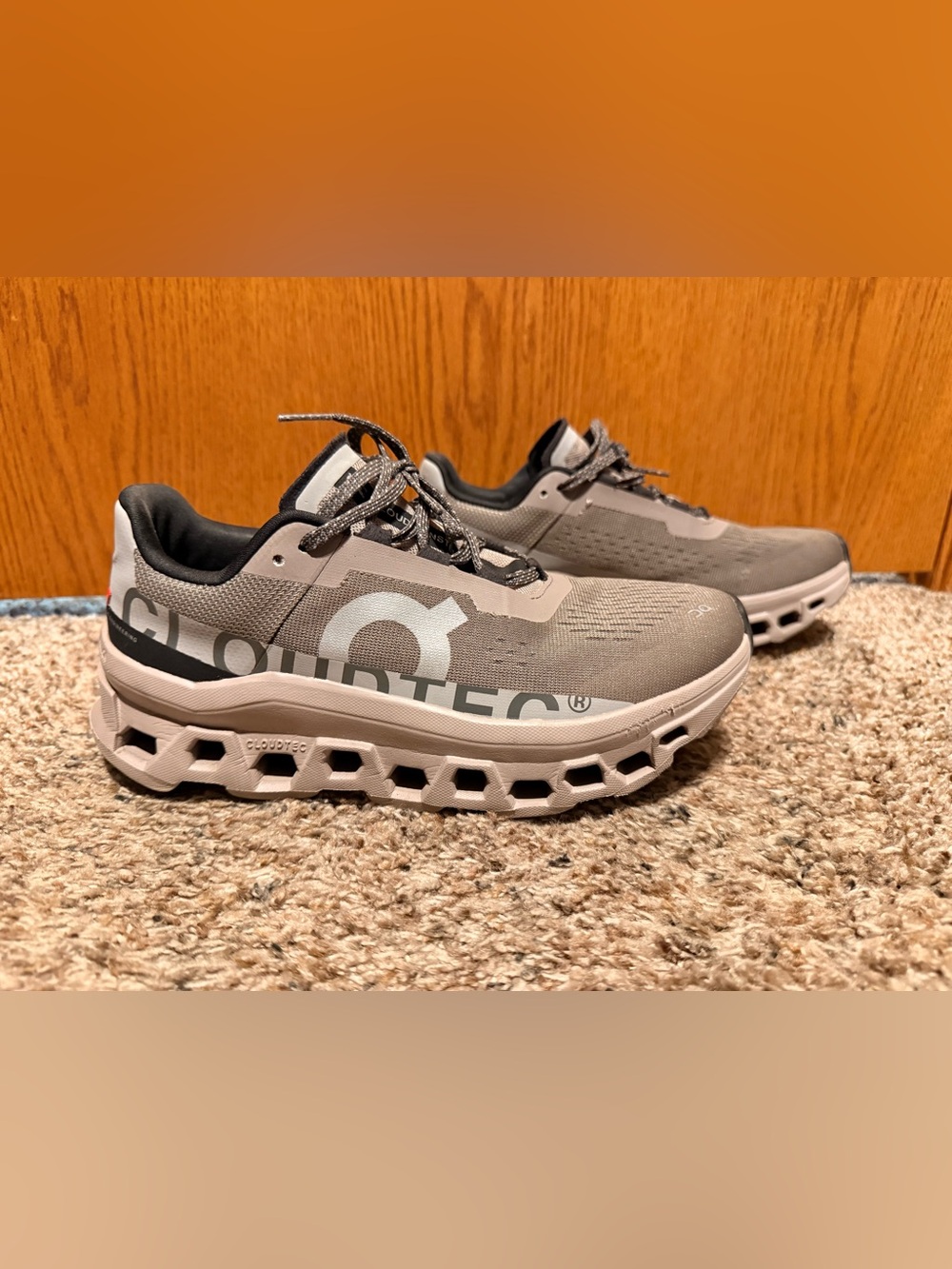 On Cloudmonster women’s 8.5